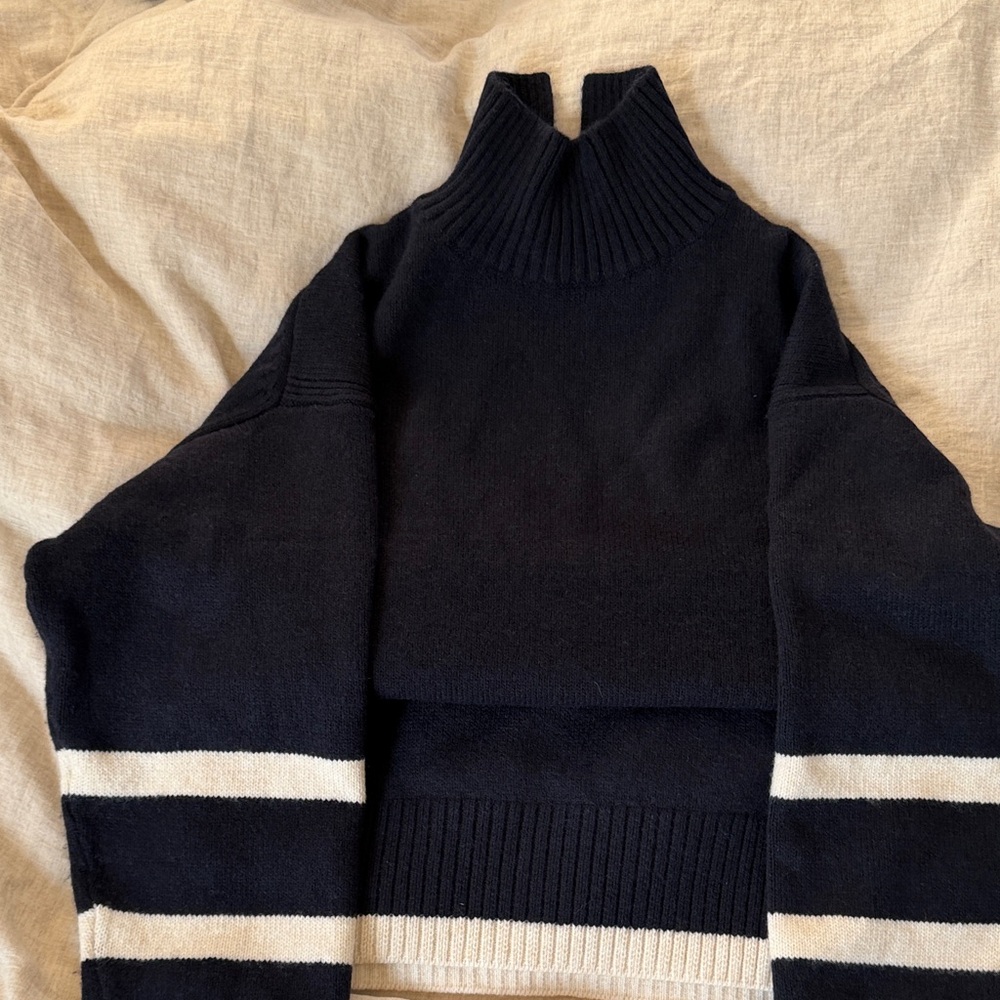 H&M Navy and White Women's Oversized Mock Neck Sweater